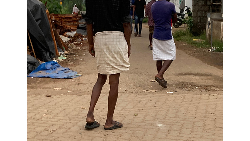 Lungi detail from the Perumbavoor migrant market, image 4.