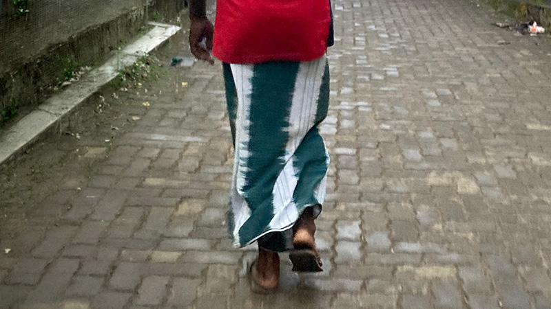 Lungi detail from the Perumbavoor migrant market, image 11.