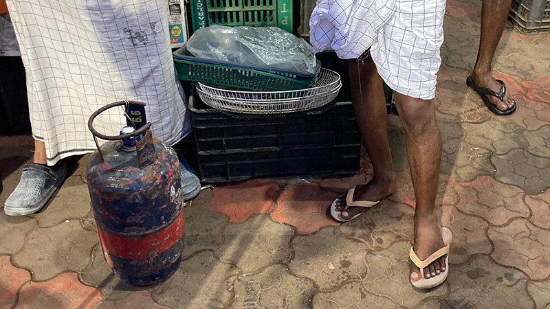 Lungi detail from the Perumbavoor migrant market, image 13.